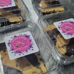 کیک وشیرینی وشکلات خانگی نفیس