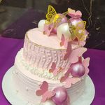 کیک وشیرینی وشکلات خانگی نفیس