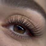 خدمات کاشت و اکستنشن مژه و ابرو هاله