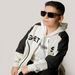 آتلیه تخصصی عکاسی رها