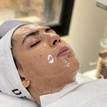 مرکز حرفه ای فیشال و پوست بهناز دست ورز