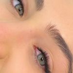 متخصص اکستنشن مژه