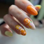 خدمات کاشت ناخن مبینا