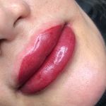 سالن زیبایی و مرکز تخصصی کاشت ناخن هلنا