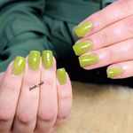 خدمات تخصصی کاشت ناخن زهره اکرم زاده