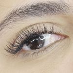 اکستنشن و‌ کاشت مژه آرزو