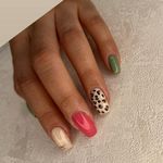 خدمات تخصصی ناخن و اکستنشن مژه نیلای