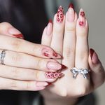 خدمات تخصصی کاشت ناخن ناهید