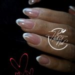 خدمات کاشت و ترمیم ناخن هدیه