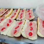 ساندویچ سرد اقتصادی و پیراشکی بیگی