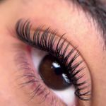 خدمات اکستنشن مژه و فشیال تخصصی مریم