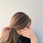 خدمات تخصصی رنگ و لایت مو نازنین