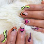 آموزش وخدمات کاشت ناخن راضیه