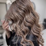 سالن زیبایی و خدمات ناخن پرنیان (انقلاب)