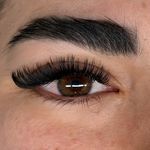 خدمات کاشت و اکستنشن مژه و ابرو هاله