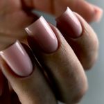 آموزش و خدمات کاشت ناخن بهارصاعدی اصفهان