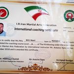 مربی کیک بوکسینگ و دفاع شخصی