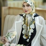 گالری شال و روسری عطرا