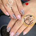 خدمات کاشت و ترمیم ناخن هدیه