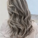 سالن زیبایی تخصصی رنگ و لایت نسیم بینا
