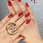 خدمات کاشت و ترمیم ناخن هدیه