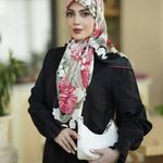 گالری شال و روسری عطرا