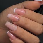 خدمات تخصصی ناخن ریحانه