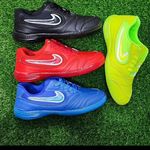 کفش ورزشی آراد