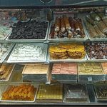 قنادی و شیرینی جات نوشاد