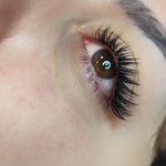 خدمات تخصصی اکستنشن مژه  هلن