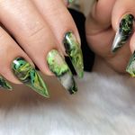 آموزش وخدمات کاشت ناخن راضیه