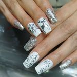 خدمات تخصصی ناخن مژگان