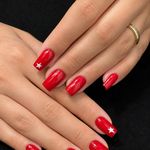 خدمات تخصصی کاشت ناخن هدیه