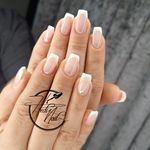 خدمات کاشت و ترمیم ناخن هدیه