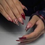 خدمات تخصصی ناخن مونا
