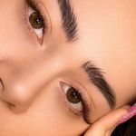 خدمات تخصصی کاشت و اکستنشن مژه فرشته