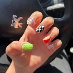 خدمات تخصصی ناخن نگار