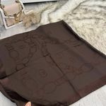 گالری شال و روسری عطرا