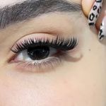 متخصص اکستنشن مژه