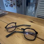 خدمات تخصصی عینک مهرزاد
