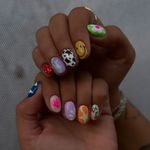 سالن تخصصی کاشت ناخن و مژه ثمینه حجازیان