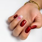 آموزش کاشت وخدمات ناخن مهتاب اصفهان