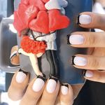 مرکز تخصصی خدمات کاشت ناخن مهشید رستگاری