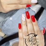 خدمات کاشت و ترمیم ناخن هدیه