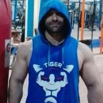 مربی بدنسازی و غواصی و شنا