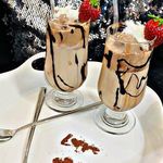 آبمیوه و بستنی کارن