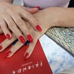 مرکز تخصصی کاشت ناخن،رنگ و مش وفشیال