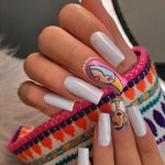 مرکزتخصصی کاشت ناخن و اکستنشن مژه رامونا