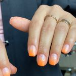 آموزش کاشت و خدمات ناخن نازنین ملکی