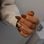 خدمات ناخن و آموزش خدمات ناخن (ناخنکار)